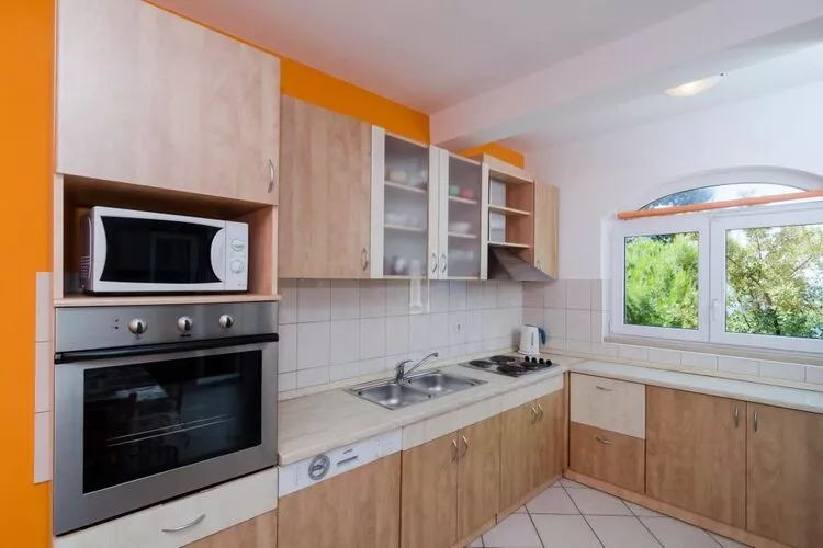 Apartments Plavac Mali- Three Bedroom Apartment with Terrace and Sea View-Kitchen