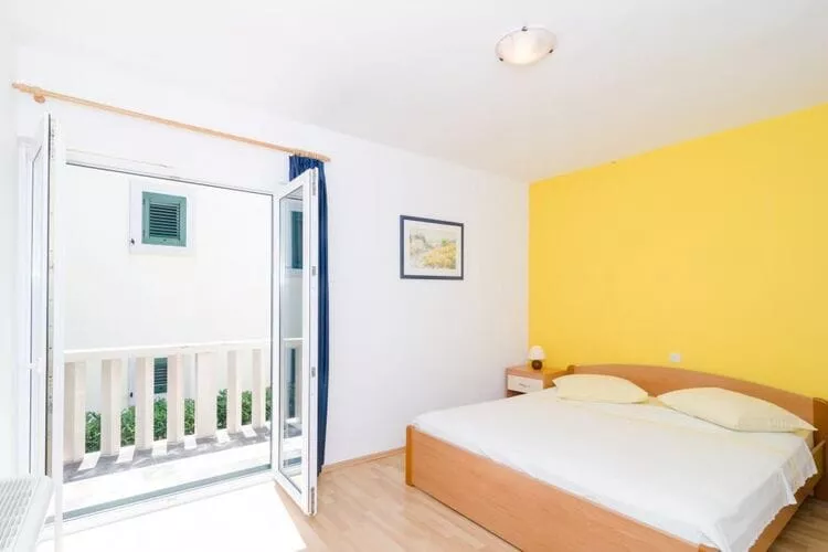 Apartments Plavac Mali- Three Bedroom Apartment with Terrace and Sea View-Bedroom