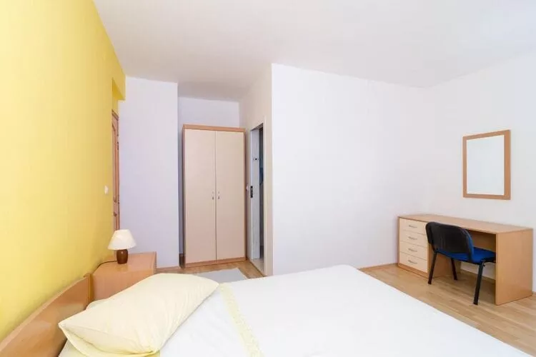 Apartments Plavac Mali- Three Bedroom Apartment with Terrace and Sea View-Bedroom