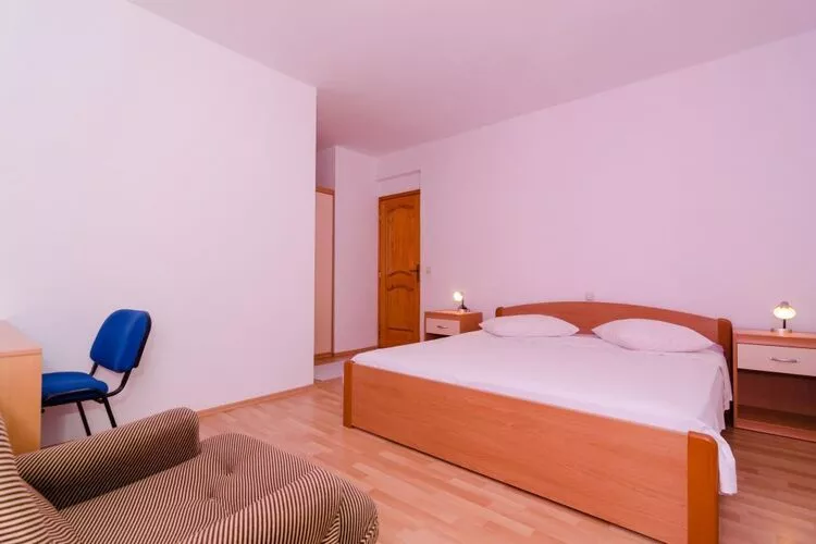 Apartments Plavac Mali- Three Bedroom Apartment with Terrace and Sea View-Bedroom