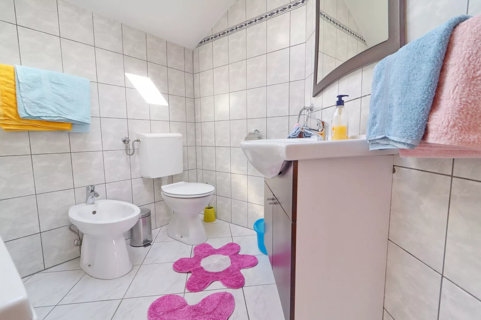 Apartments Plavac Mali- One Bedroom Apartment with Balcony and Sea View-Bathroom