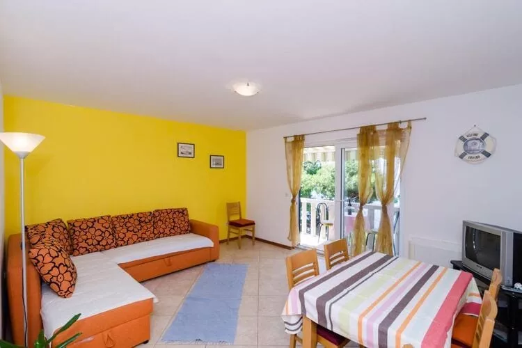 Apartments Plavac Mali- Two Bedroom Apartment with Balcony and Sea View