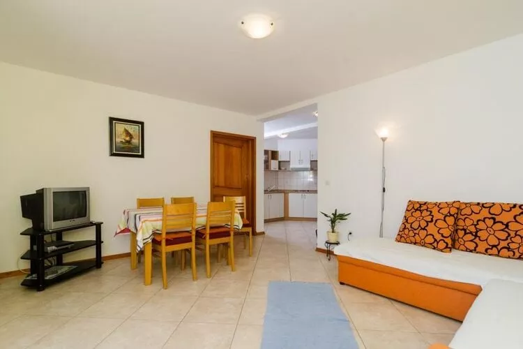 Apartments Plavac Mali- Two Bedroom Apartment with Balcony and Sea View-Indoor