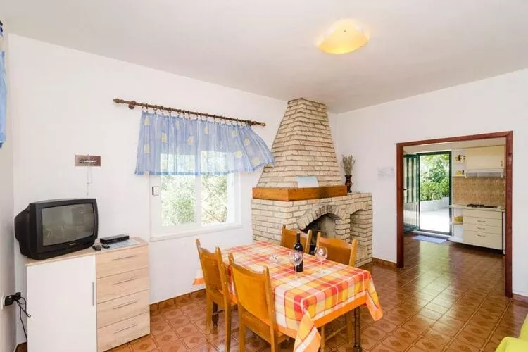 Holiday Home Blue Vineyard- Three Bedroom House with Terrace and Sea View-Esszimmer