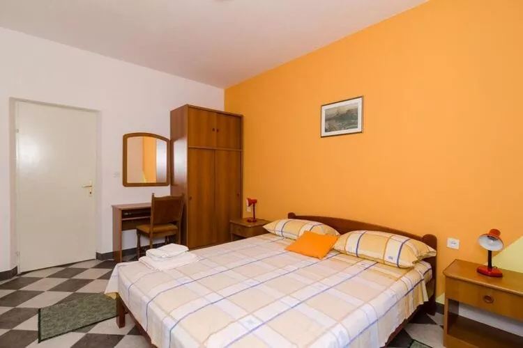 Holiday Home Blue Vineyard- Three Bedroom House with Terrace and Sea View-Schlafzimmer