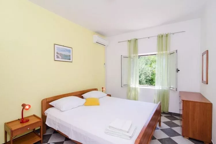 Holiday Home Blue Vineyard- Three Bedroom House with Terrace and Sea View-Schlafzimmer