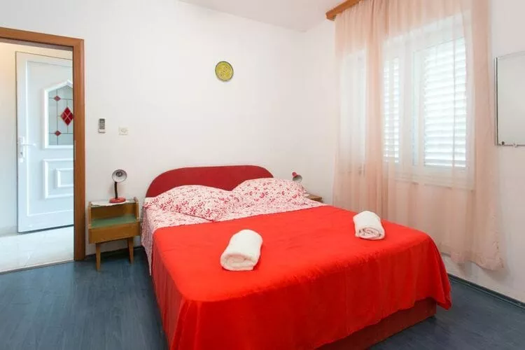 Guest House Kusalo- Studio Apartment with Patio (Studio 1)-Bedroom