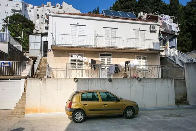 Guest House Kusalo- Studio Apartment with Patio (Studio 1)-Outdoor