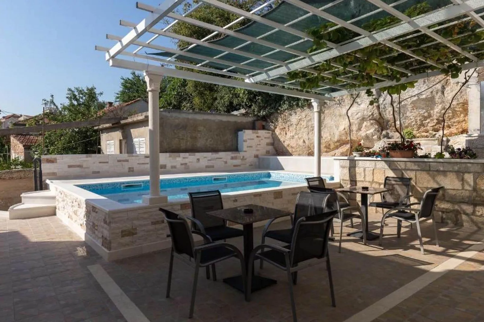 Guest House Kusalo- Double Room with Patio (Soba 2)-Pool