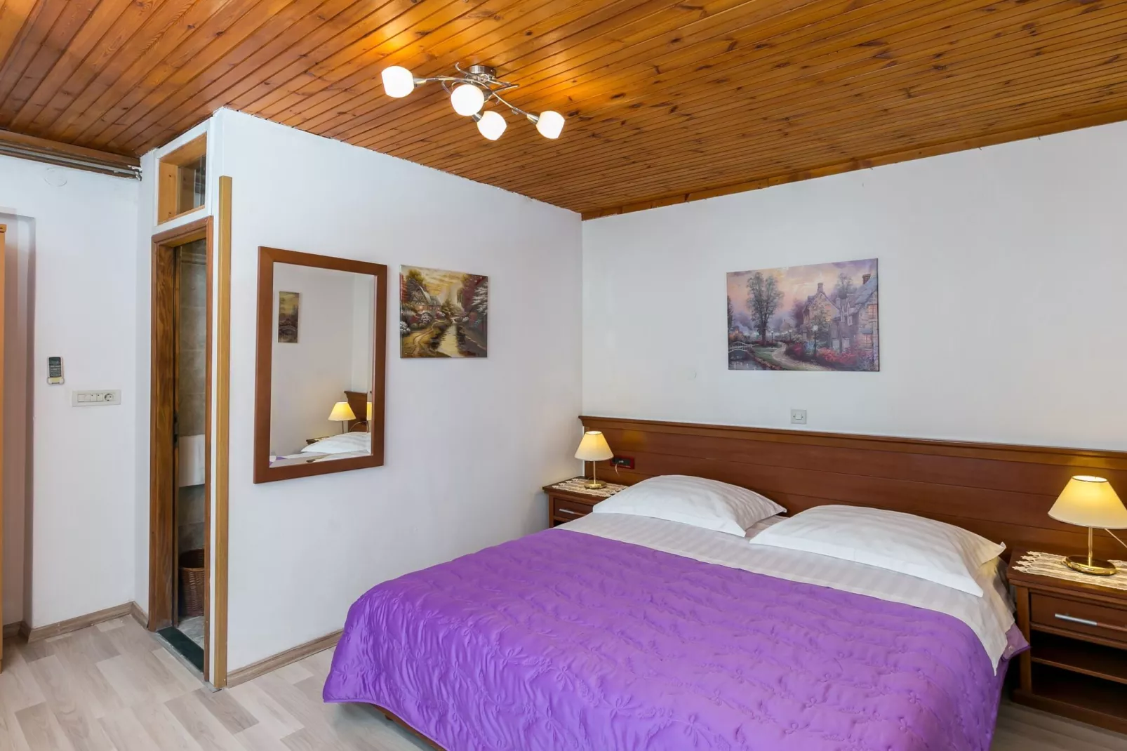 Guest House Kusalo - Comfort Twin or Double Room with Patio (Soba 5)-Bedroom