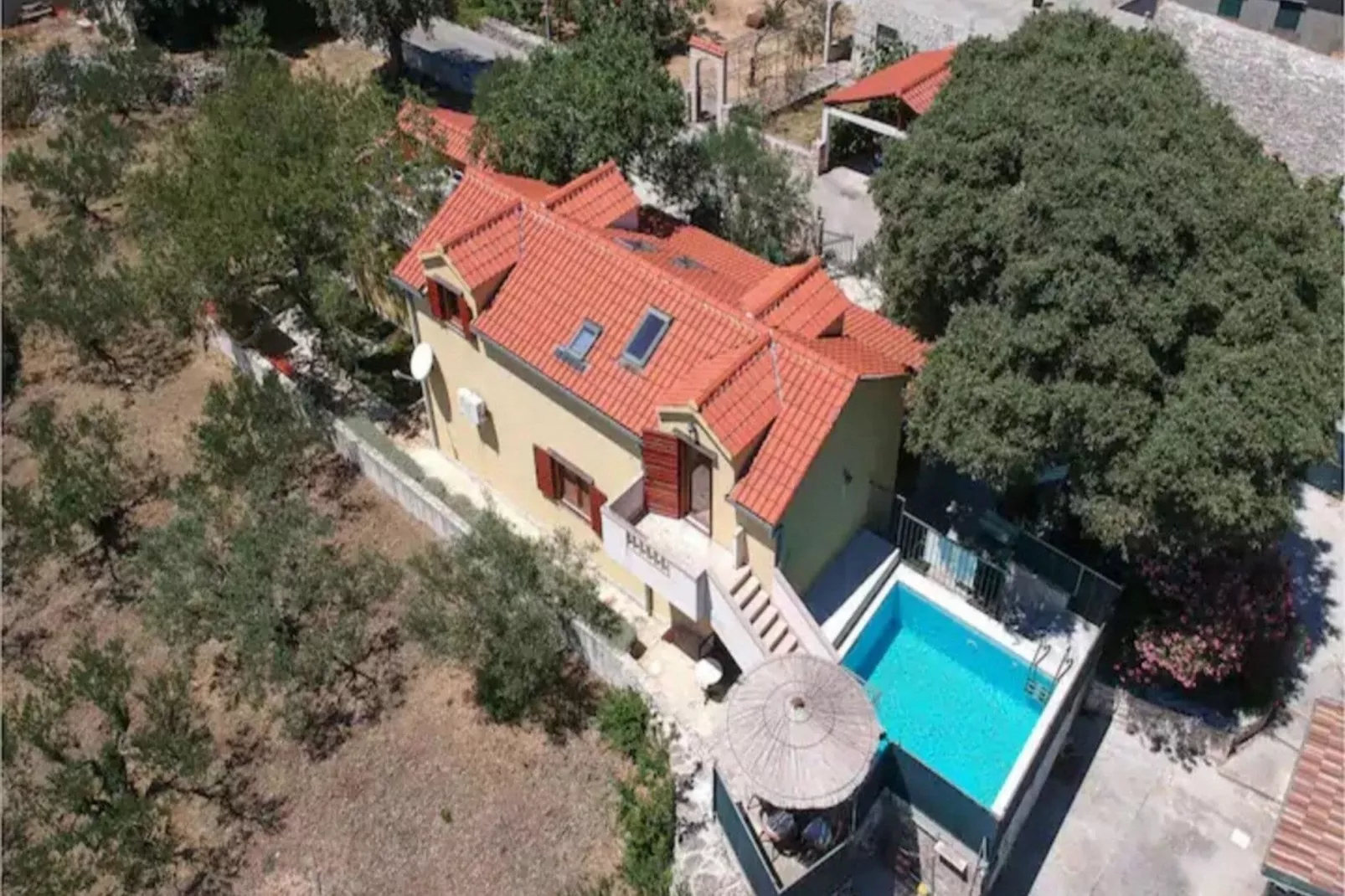Villa Dore- Holiday House With Swimming Pool (ST)-View