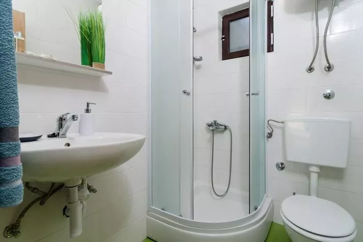 Apartments Ammos - One Bedroom Apartment with Shared Terrace and Sea View (Veliki)-Badezimmer