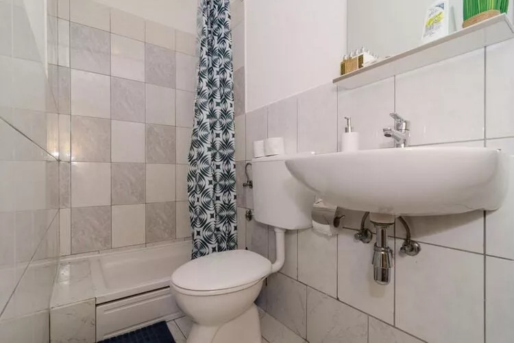 Apartments Ammos - One Bedroom Apartment with Shared Terrace and Sea View (Mali)-Bathroom