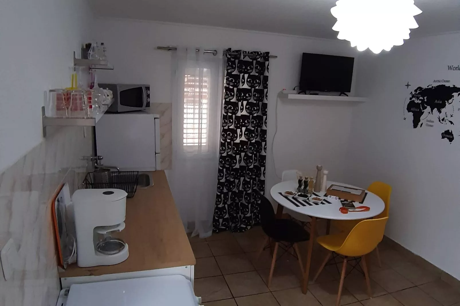 Holiday Home Magazin- One Bedroom Apartment with Terrace and Sea View-Cuisine