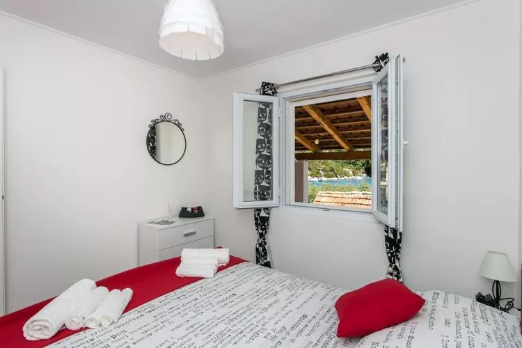 Holiday Home Magazin- One Bedroom Apartment with Terrace and Sea View-Chambre