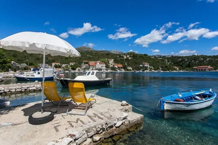 Holiday Home Magazin- One Bedroom Apartment with Terrace and Sea View-Ambiance