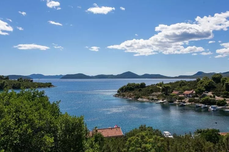 Holiday Home Magazin- One Bedroom Apartment with Terrace and Sea View-Vue