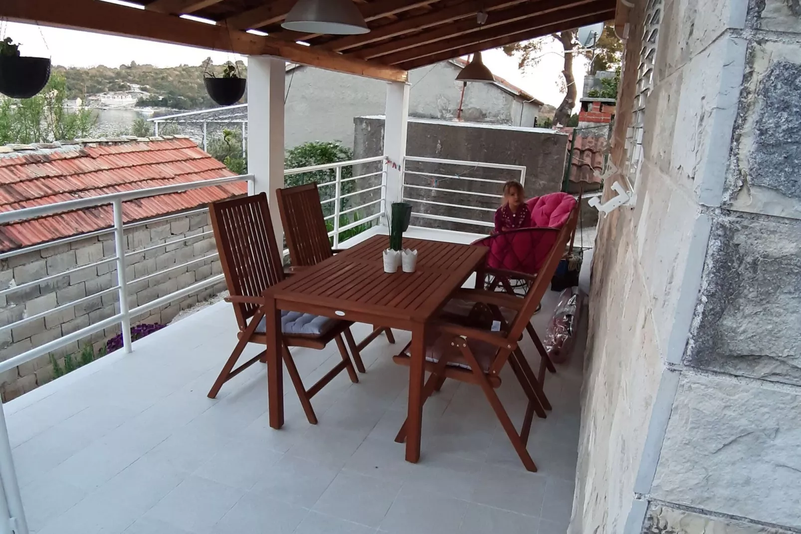 Holiday Home Magazin- One Bedroom Apartment with Terrace and Sea View-Terrasse