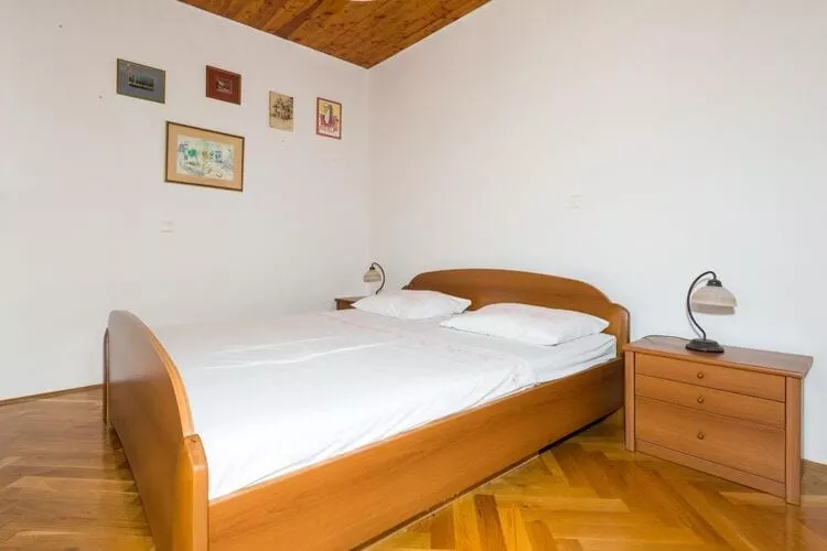 Apartments & Rooms Tapera- Comfort Double Room with Terrace and Partial Sea View 2-Indoor