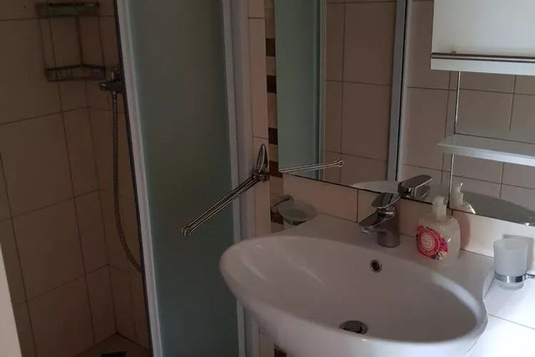 Apartments Maria Koločep- Studio Apartment with Terrace and Sea View-Bathroom