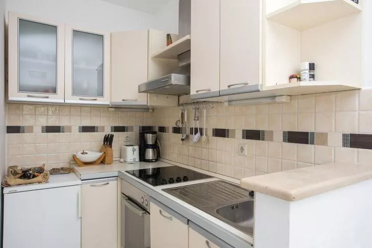 Apartments Maria Koločep - Two Bedroom Apartment with Terrace and Garden View-Kitchen