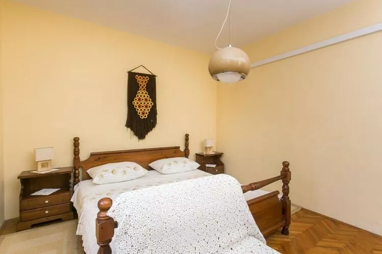 Apartments Maria Koločep- Three Bedroom Apartment with Backyard Terrace and Sea View-Chambre
