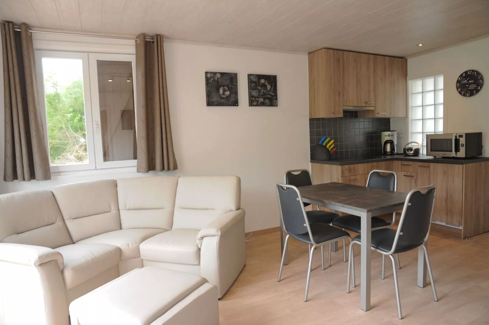 Chalet d'aventures-Living room