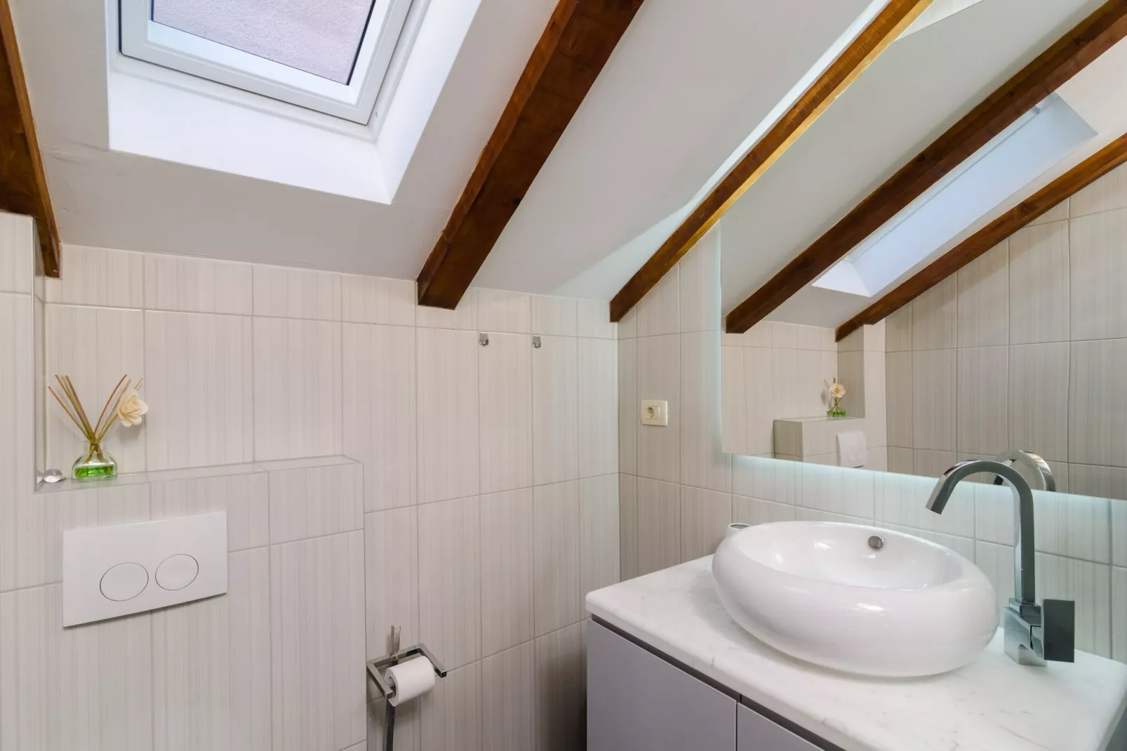 Bed&Breakfast Sorgo Palace- Comfort Double or Twin Room with City Walls View (Emerald)-Badezimmer
