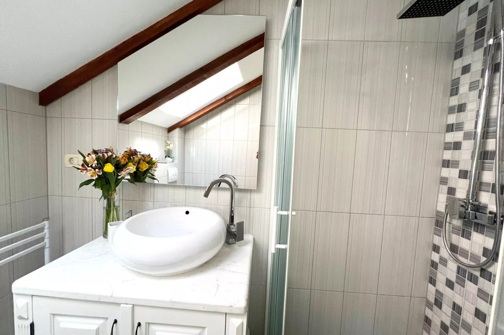 Bed&Breakfast Sorgo Palace- Comfort Double or Twin Room with City Walls View (Emerald)-Badezimmer