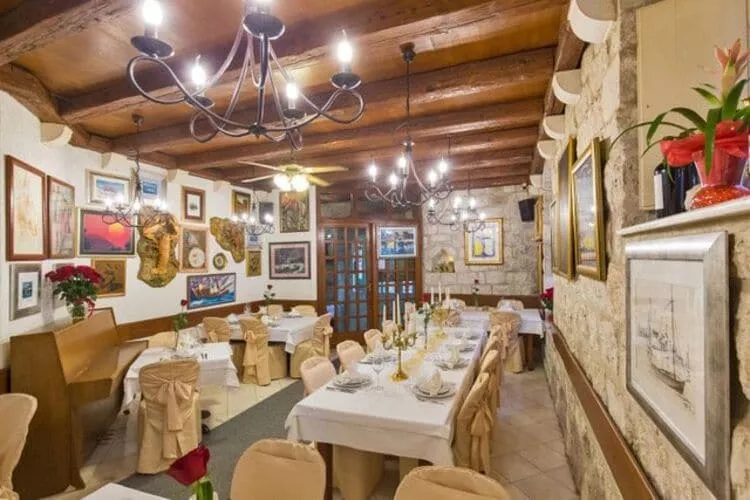 Bed&Breakfast Sorgo Palace- Comfort Double or Twin Room with City Walls View (Emerald)-Einrichtungen