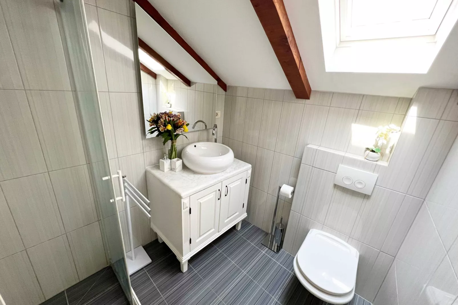 Bed&Breakfast Sorgo Palace - Deluxe Double or Twin Room with City View (Aquamarine)-Bathroom