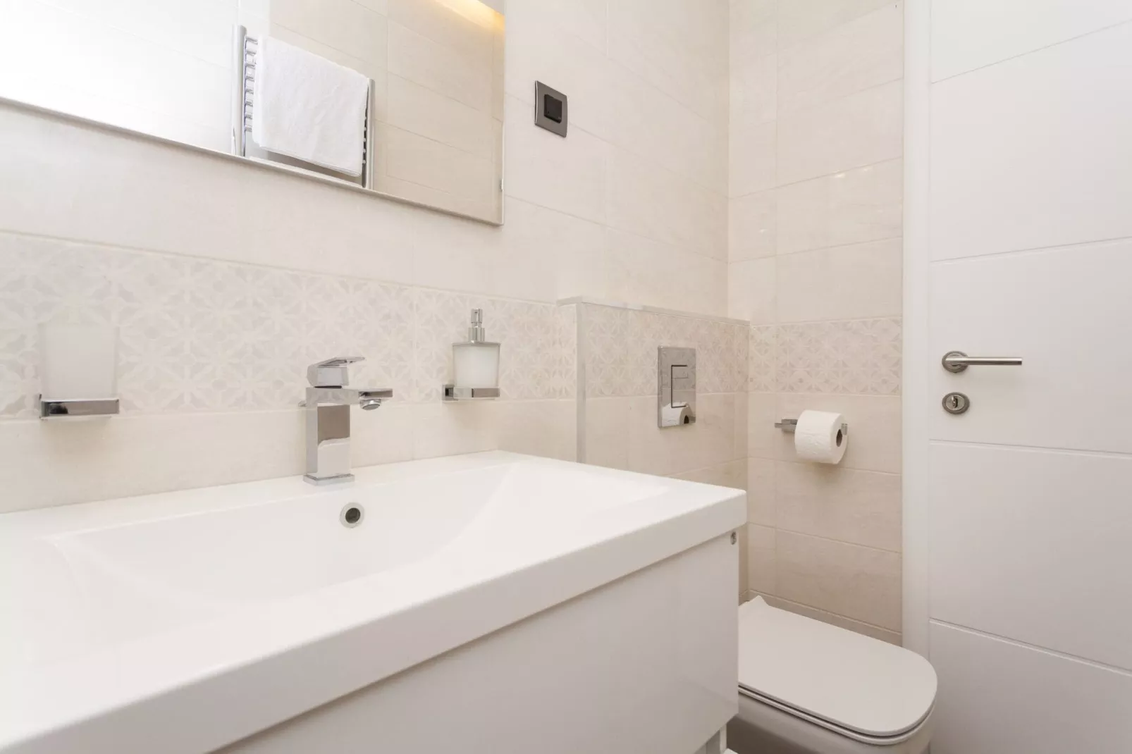 Apartments Villa Peragro - Standard Studio Apartment (CRVENI)-Bathroom