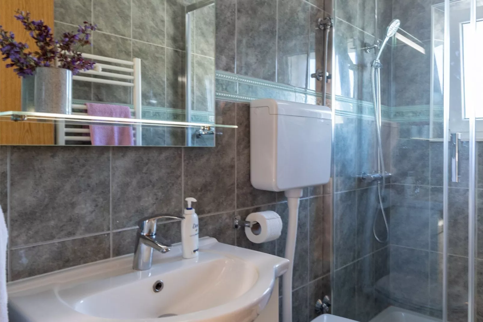 Holiday Home Anima Maris- Duplex Two Bedroom Holiday Home with Terrace and Sea View-Badezimmer