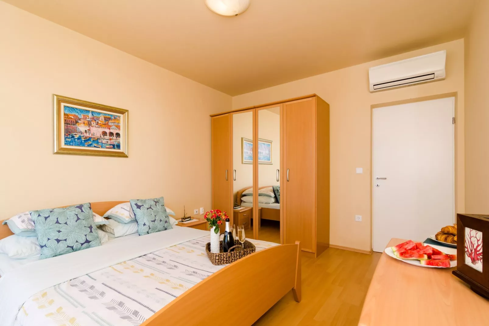 Apartments Bonavista - Superior Two Bedroom Apartment with Balcony and Sea View (A1)-Chambre