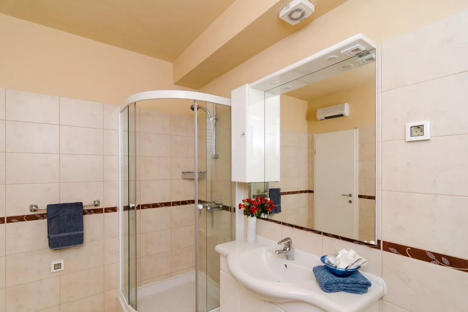 Apartments Bonavista - Superior Two Bedroom Apartment with Balcony and Sea View (A1)-Salle de bain