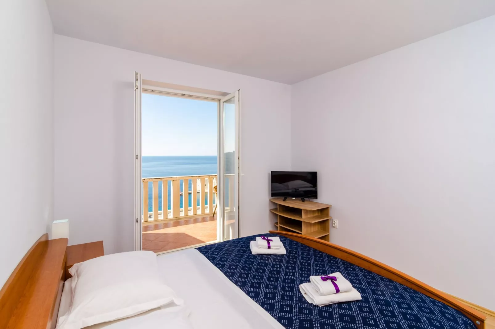 Apartments Bonavista - Premium Two Bedroom Apartment with Balcony and Sea View (A2)-Bedroom