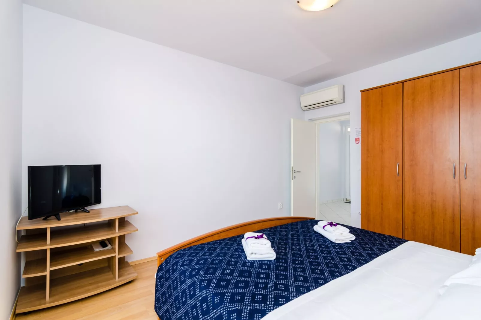 Apartments Bonavista - Premium Two Bedroom Apartment with Balcony and Sea View (A2)-Bedroom
