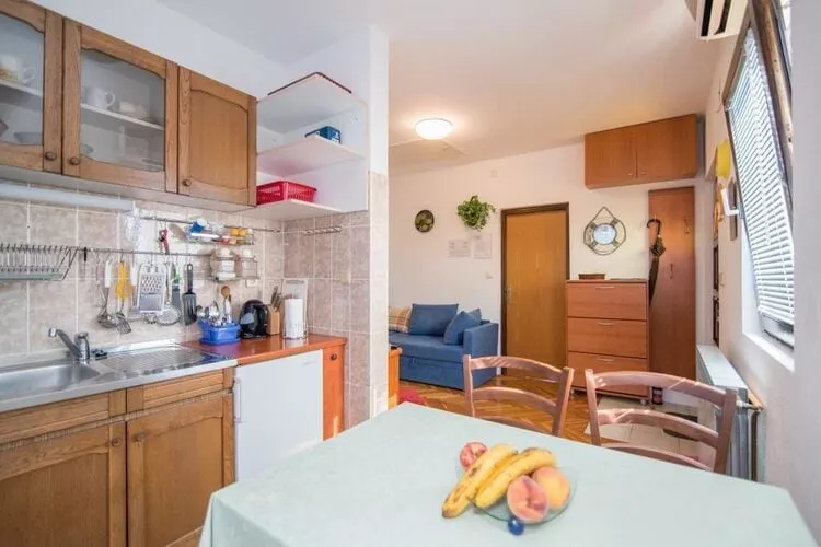 Apartments Natasa- One Bedroom Apartment with Balcony(A1) - (ST)-Kitchen
