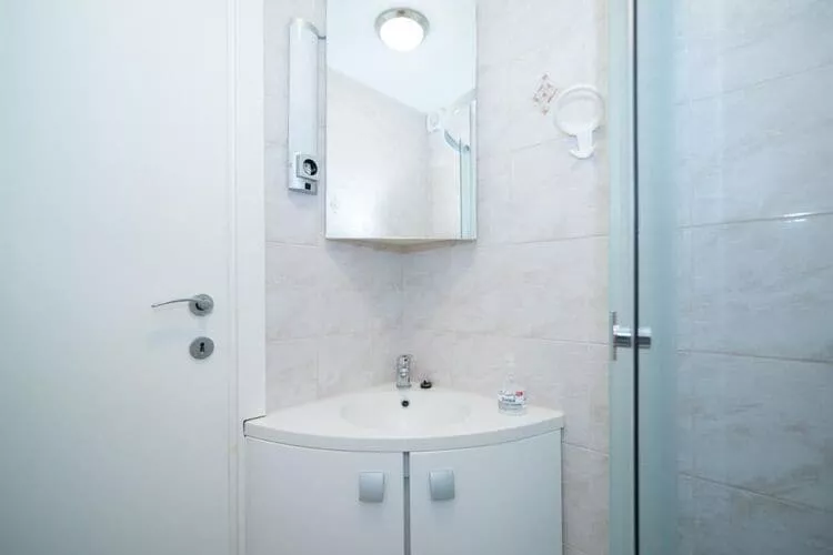 Apartments Natasa- One Bedroom Apartment with Terrace(A2) - (ST)-Salle de bain