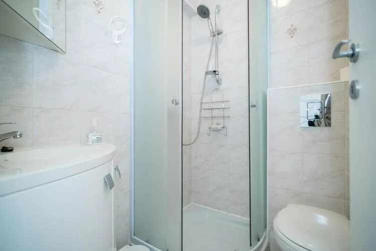 Apartments Natasa- One Bedroom Apartment with Terrace(A2) - (ST)-Salle de bain