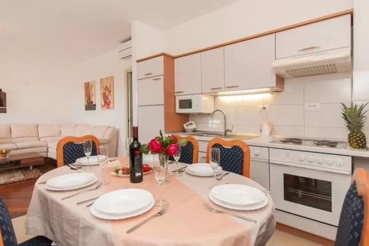 Apartments Nikolina (ST)- Comfort Two Bedroom Apartment(A1)-Dining room