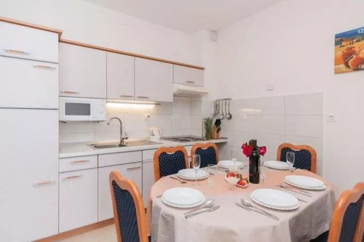 Apartments Nikolina (ST)- Comfort Two Bedroom Apartment(A1)-Kitchen