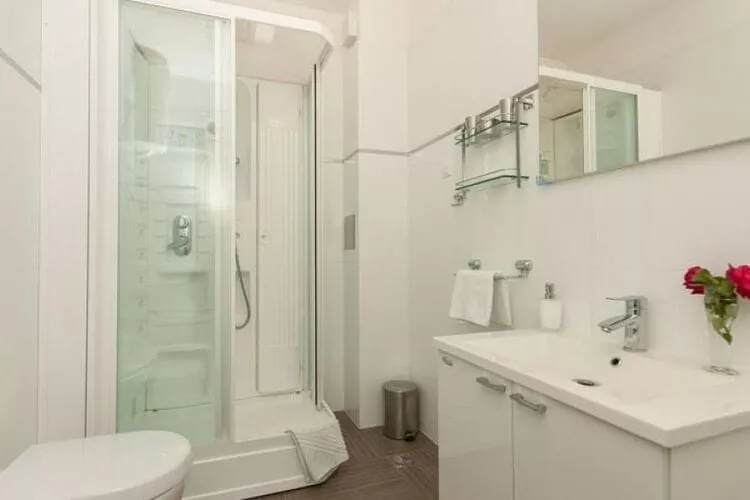 Apartments Nikolina (ST)- Comfort Two Bedroom Apartment(A1)-Bathroom