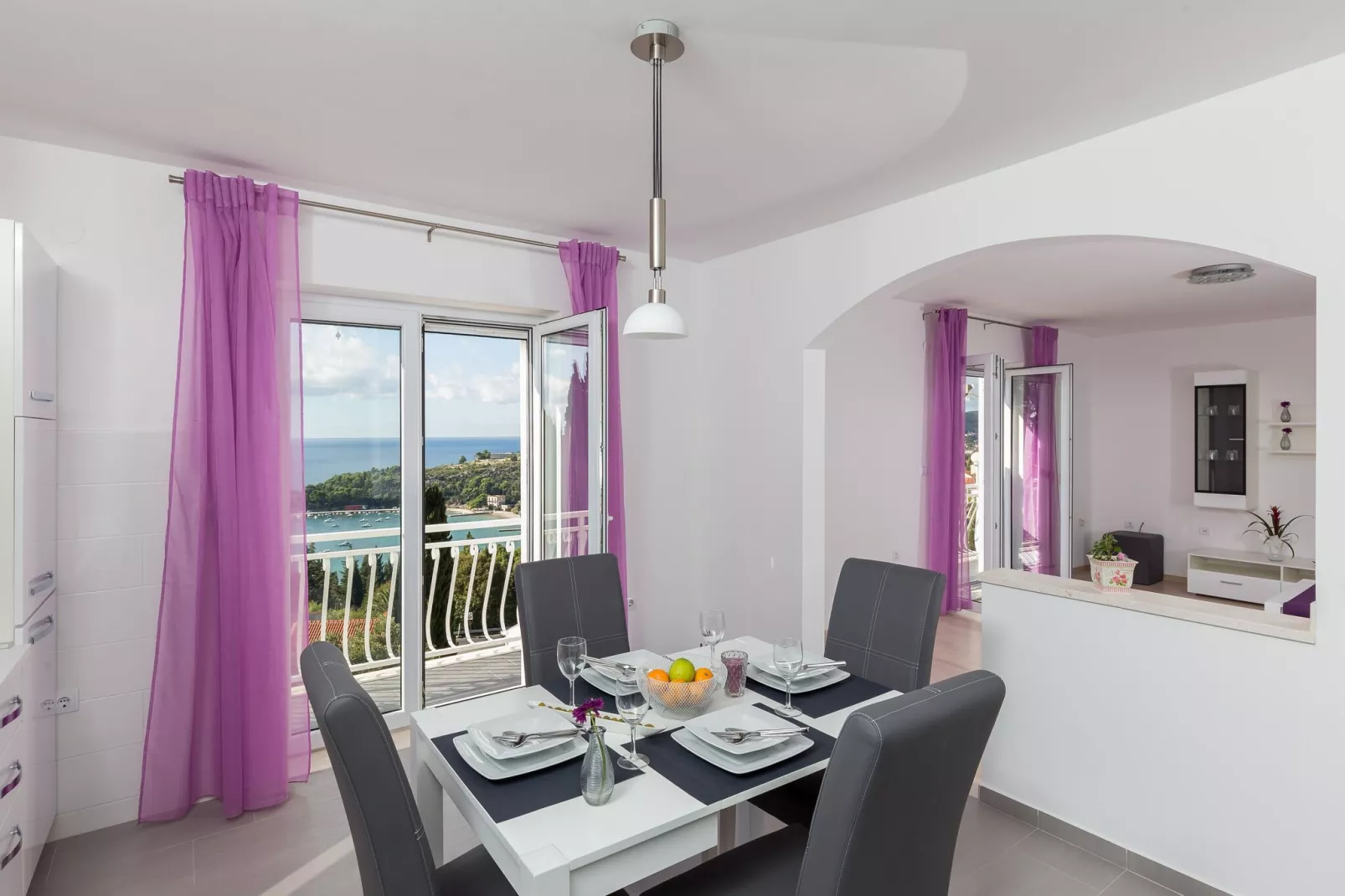 Apartments Villa Enzian - Comfort Two Bedroom Apartment with Balcony and Sea View-Dining room