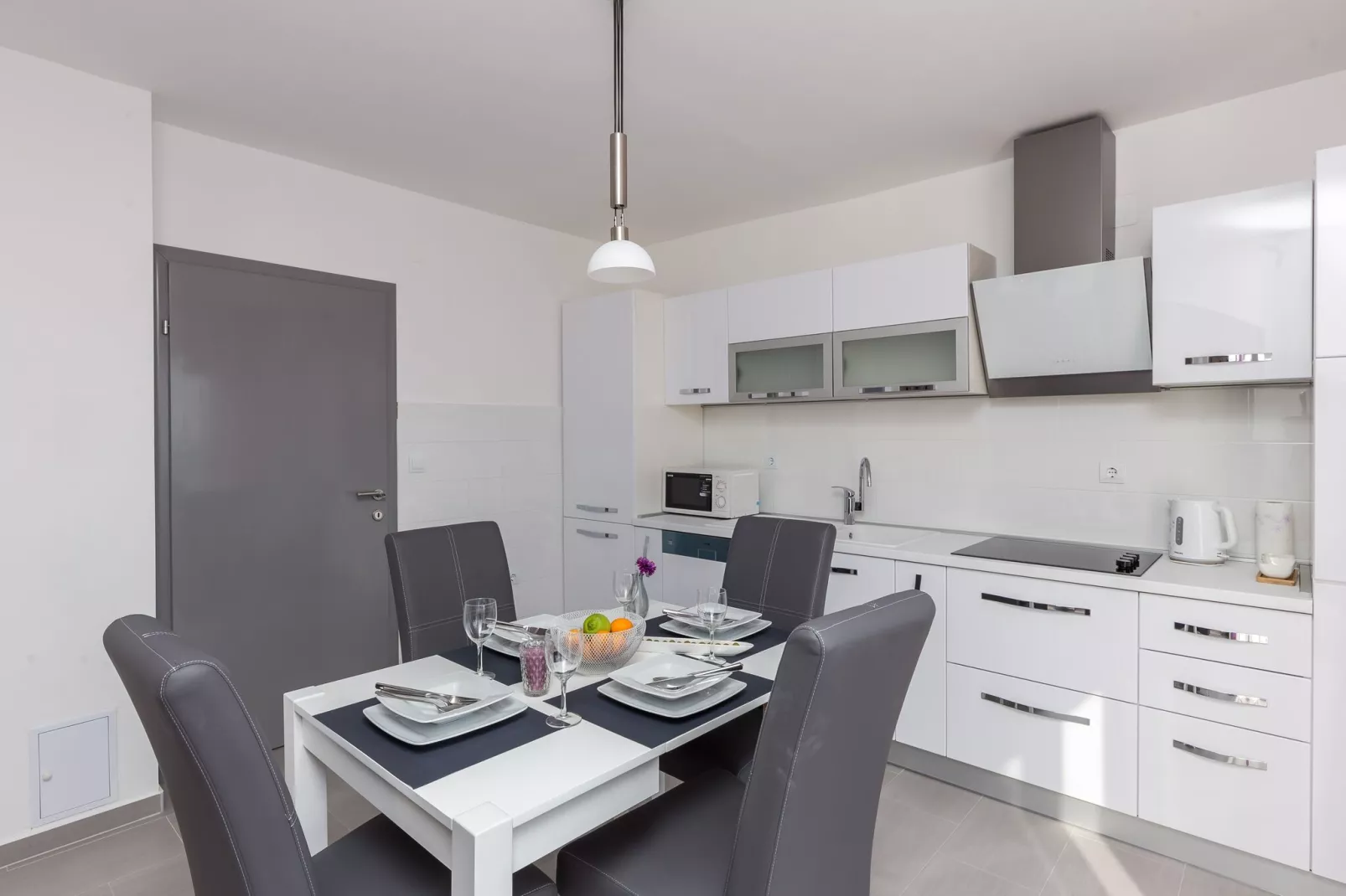Apartments Villa Enzian - Comfort Two Bedroom Apartment with Balcony and Sea View-Kitchen