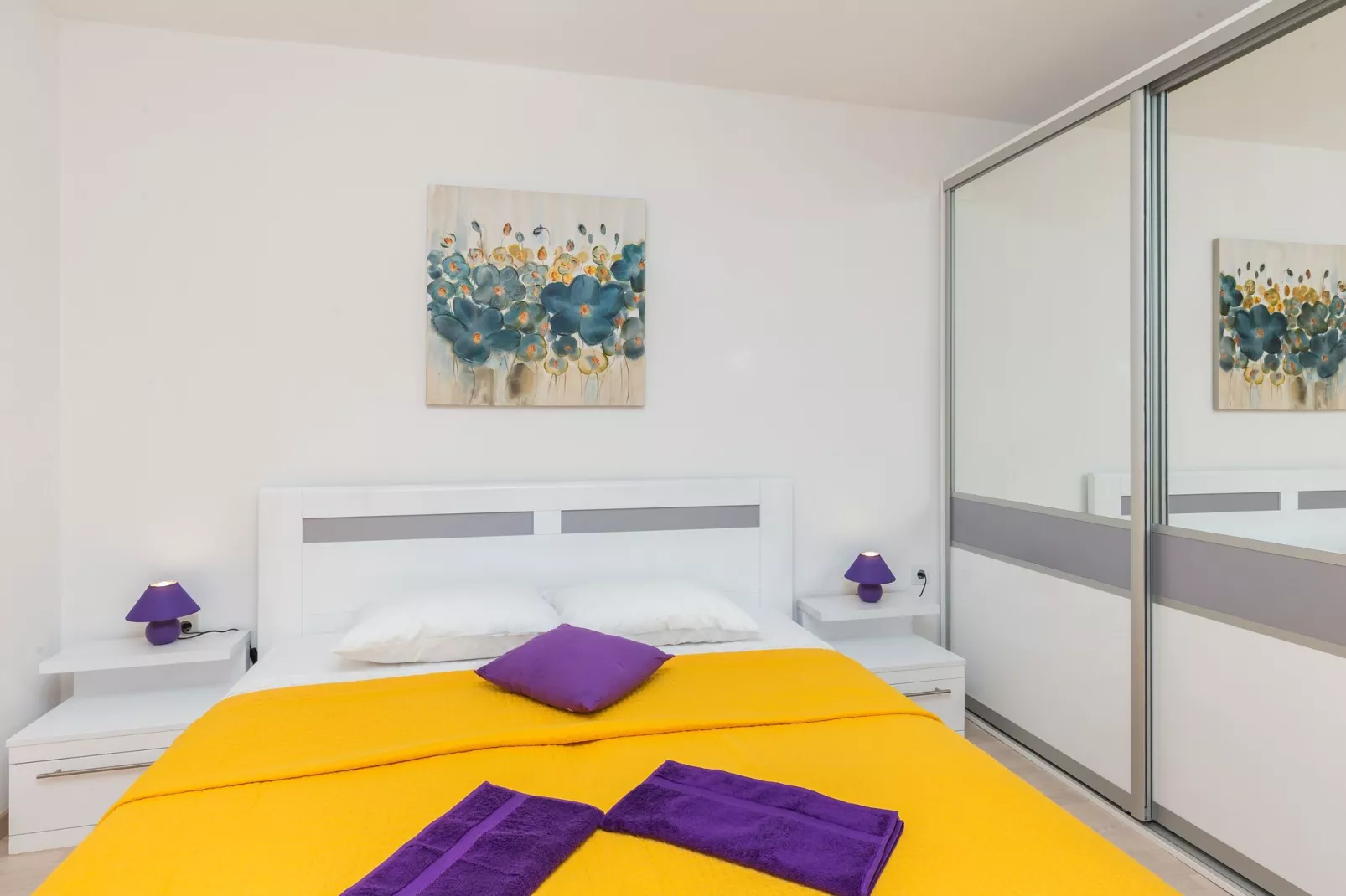 Apartments Villa Enzian - Comfort Two Bedroom Apartment with Balcony and Sea View-Bedroom