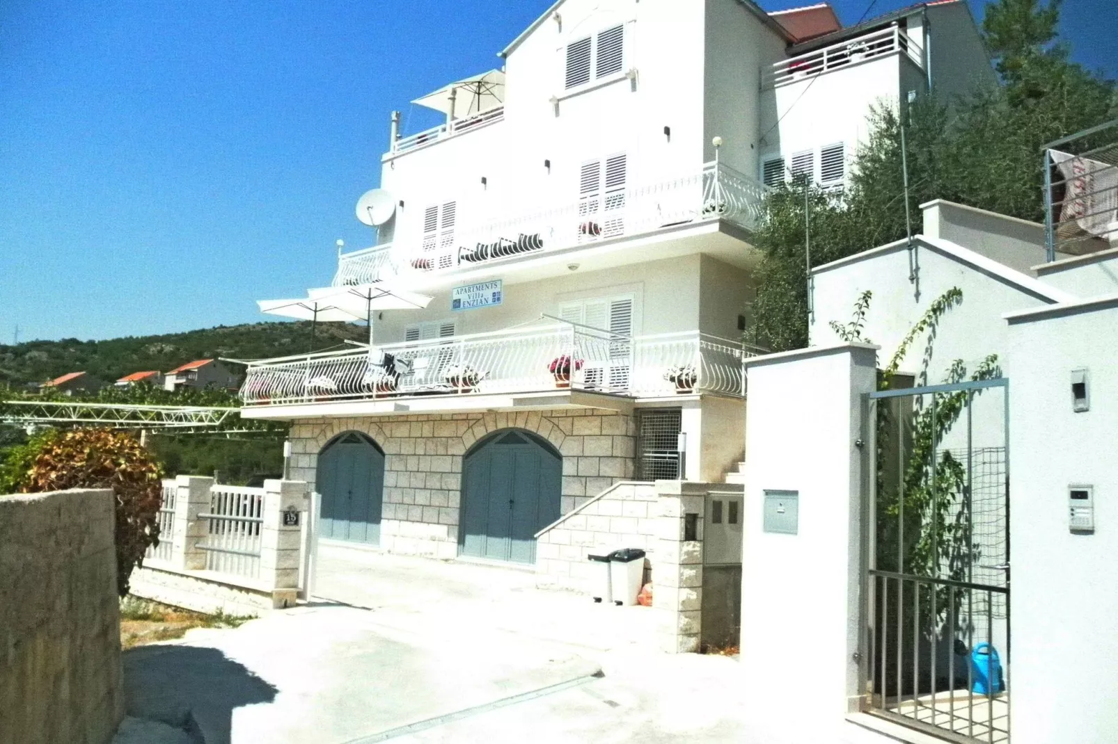 Apartments Villa Enzian - Comfort Two Bedroom Apartment with Balcony and Sea View-Outdoor