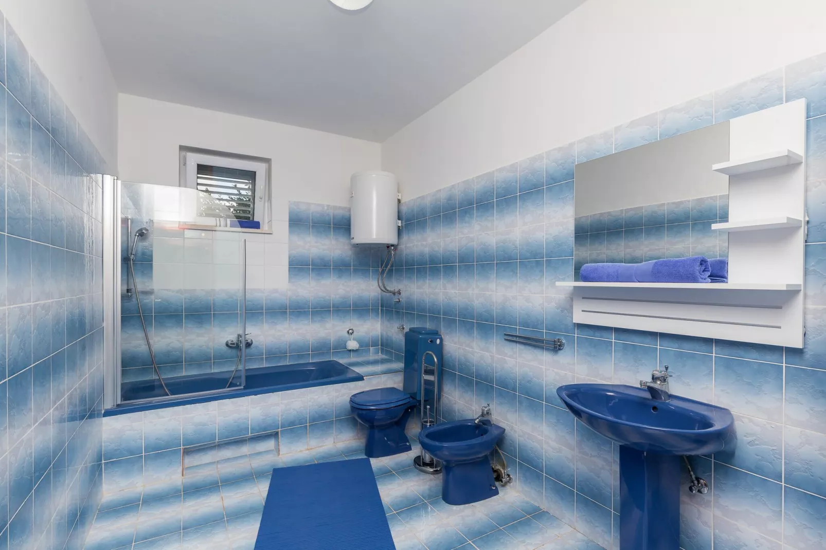 Apartments Villa Enzian - Standard Two Bedroom Apartment with Terrace and Sea View-Bathroom
