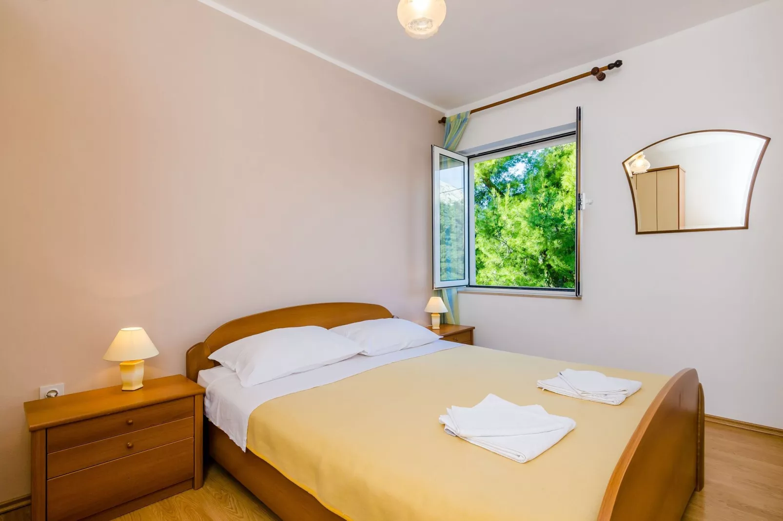 Apartment & Rooms Villa Katarina - One Bedroom Apartment with Terrace and Sea View-Chambre