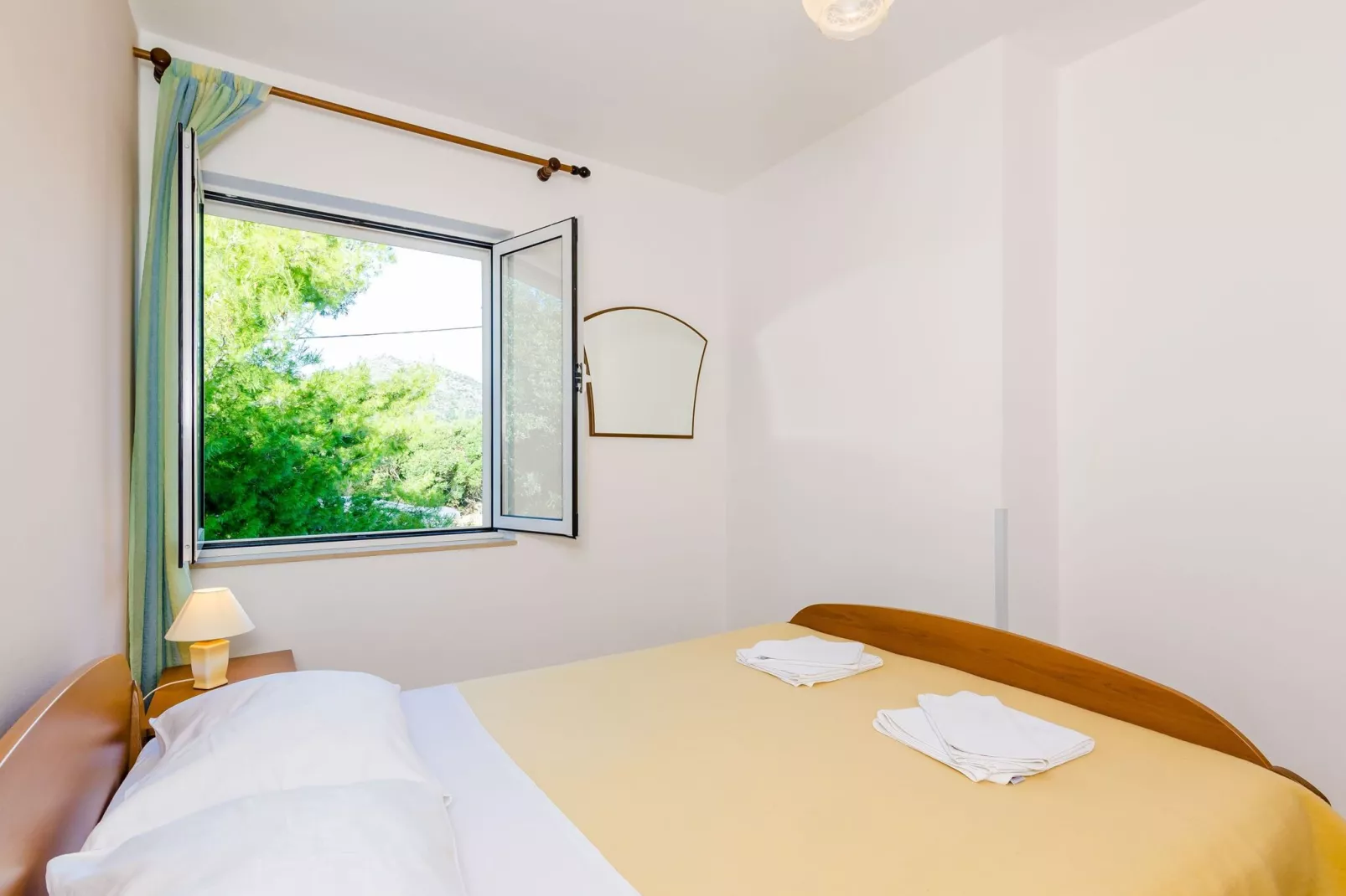 Apartment & Rooms Villa Katarina - One Bedroom Apartment with Terrace and Sea View-Chambre